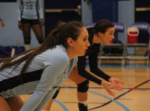 Sommer Maltby and Kaitlin Gagnon on the court