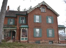 This farmhouse, built in 1899, has been converted into a museum and gives visitors an opportunity to see how people lived over 100 years ago.