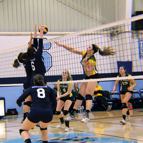 Up at the net the Bruins defending the hit. (Photo by Natalia Camarena/The Sheridan Sun)